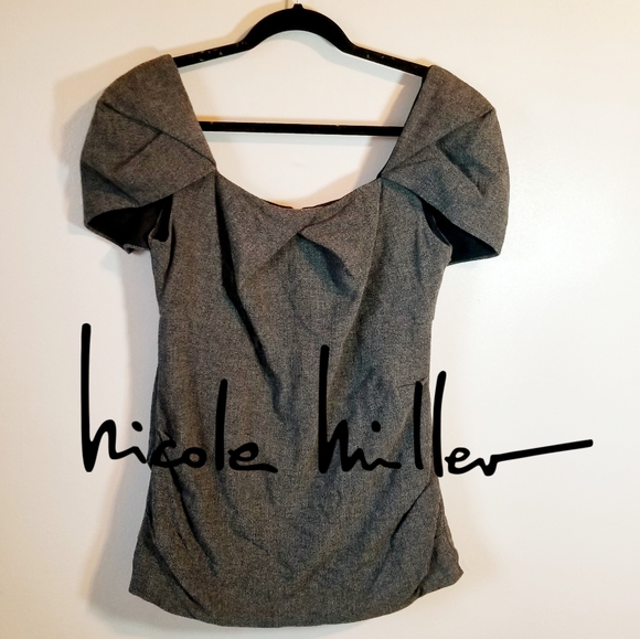 Nicole Miller Tops - Nicole Miller Romantic Capped Sleeve Top size L